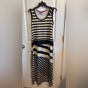 Black and tan maxi dress in great condition!